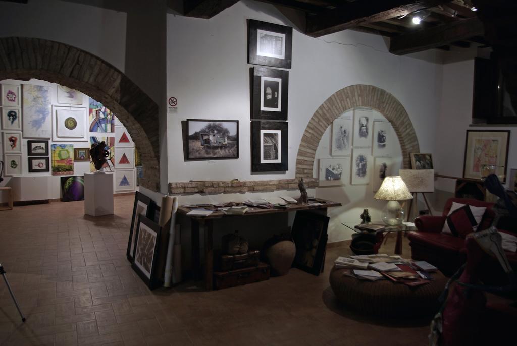 Palazzo Bonfranceschi Bed & Breakfast Belforte del Chienti Exterior photo