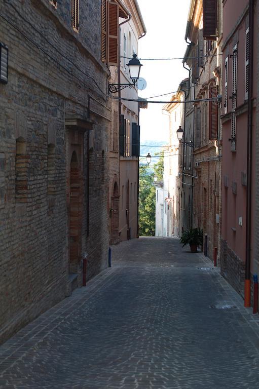 Palazzo Bonfranceschi Bed & Breakfast Belforte del Chienti Exterior photo