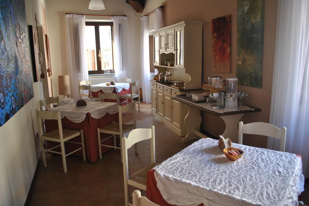Palazzo Bonfranceschi Bed & Breakfast Belforte del Chienti Exterior photo
